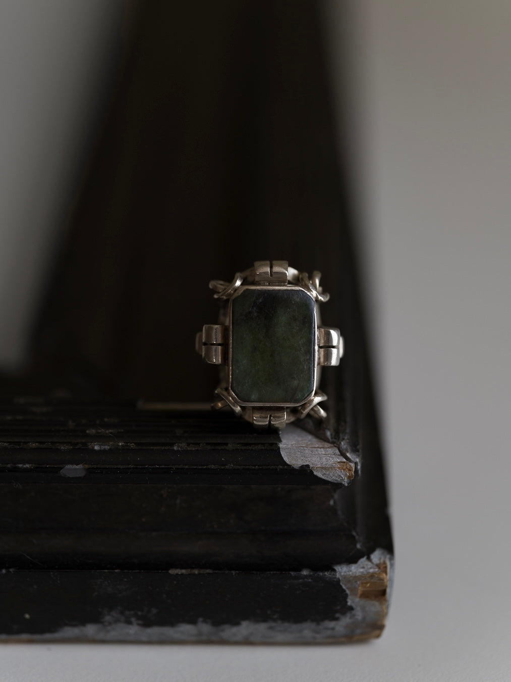 Art Nouveau / Art Deco Transitional design Green Jasper et Silver Ring