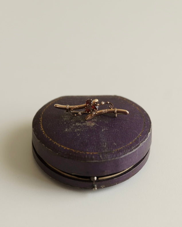 C.1900 Gold‑Plated Bar Brooch with Garnet Clover and Seed Pearls