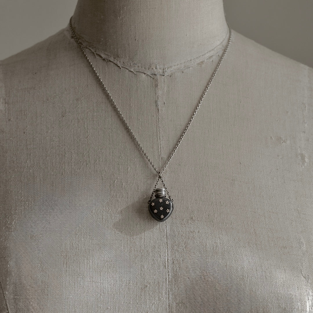 C.1900|Star et Lily Motif Black Niello Bottle Heart Necklace