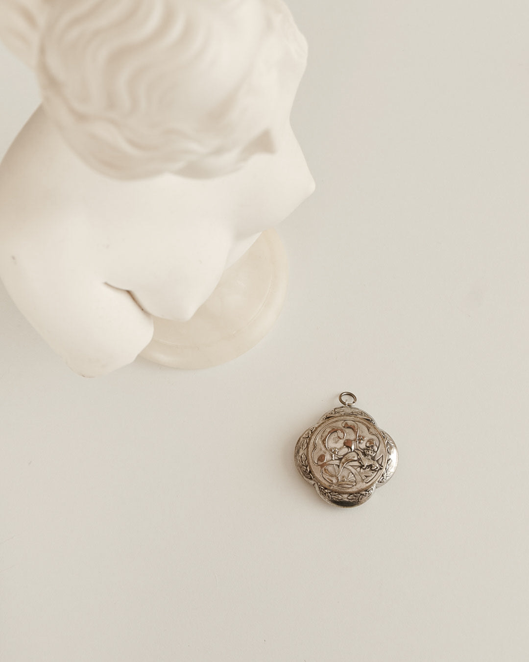 C.1900 | Four-Leaf Clover & Mistletoe Locket Pendant Case