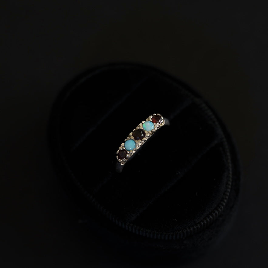 C.1970- Red Garnet et Opal Silver Ring