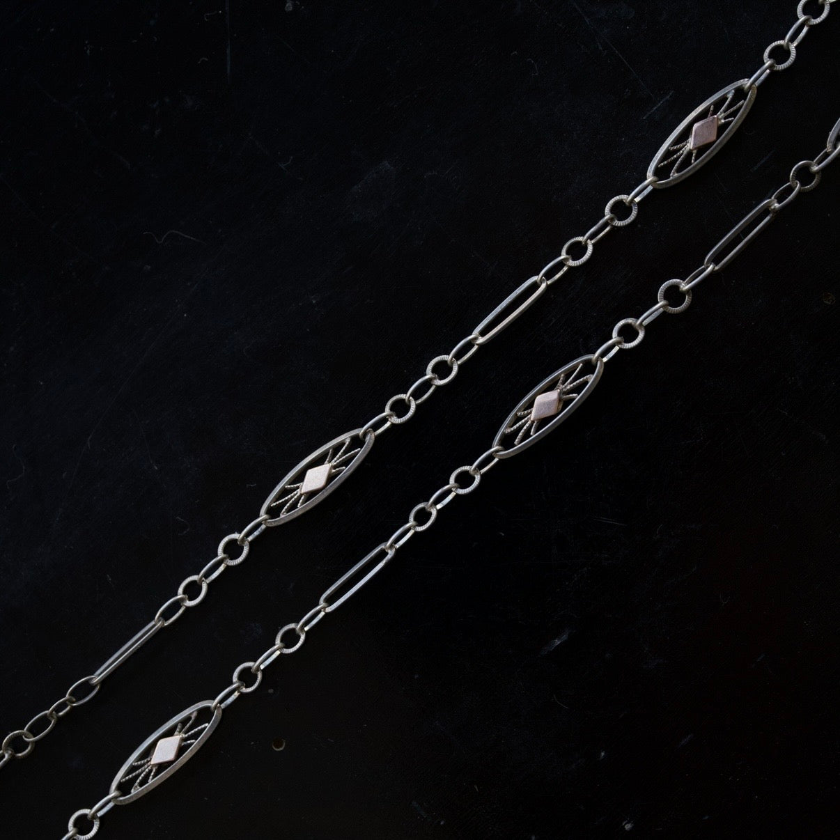 C.1900-1920|Ornamental Station Silver Chain 48cm