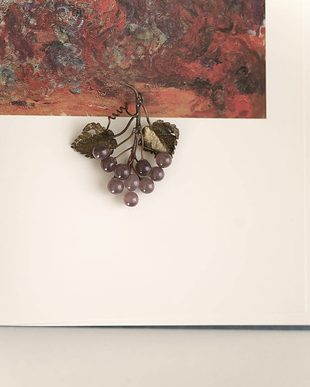 C.1930-|Greyish Grape Glass Brooch