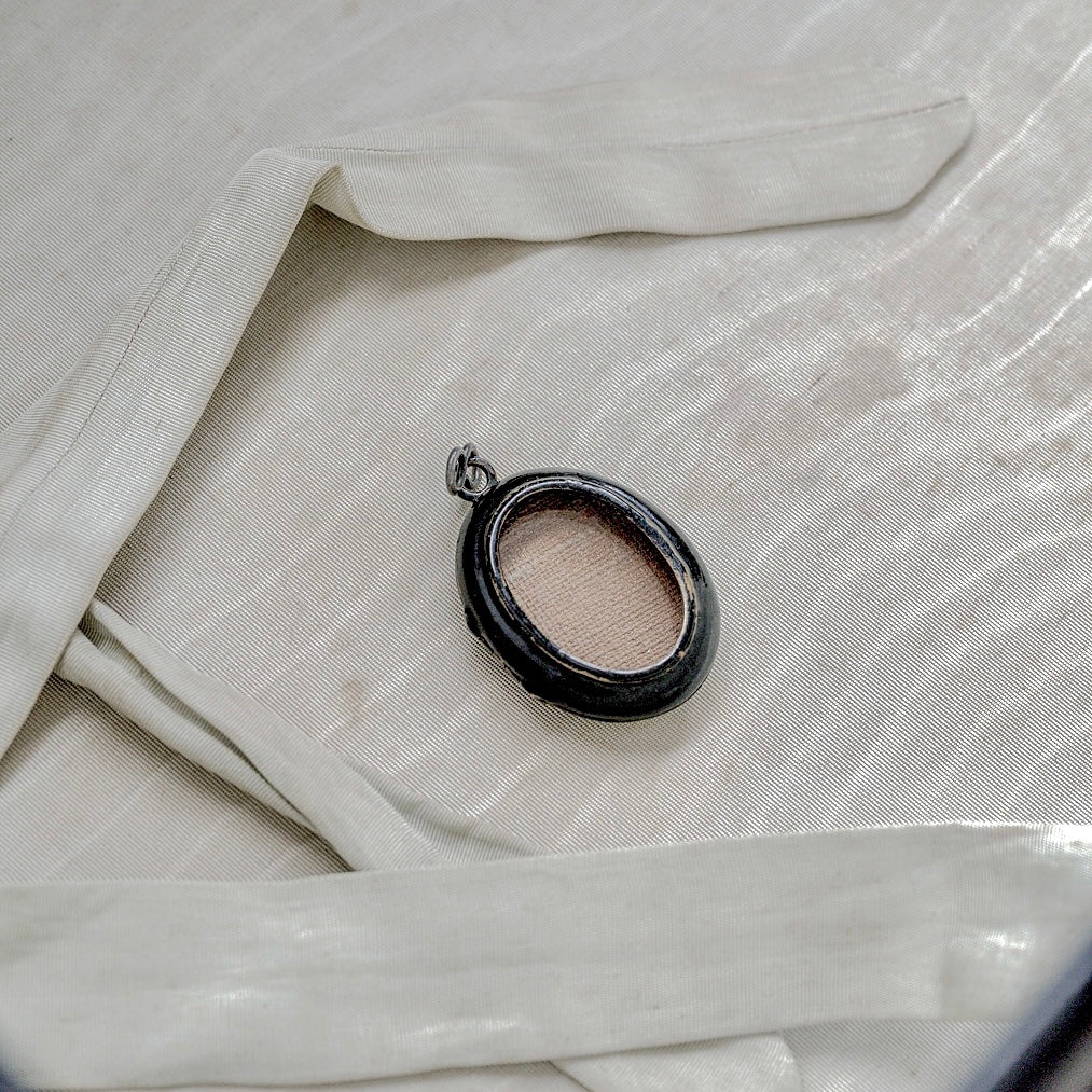 C.1900|Château Miniature Pendant Rocket