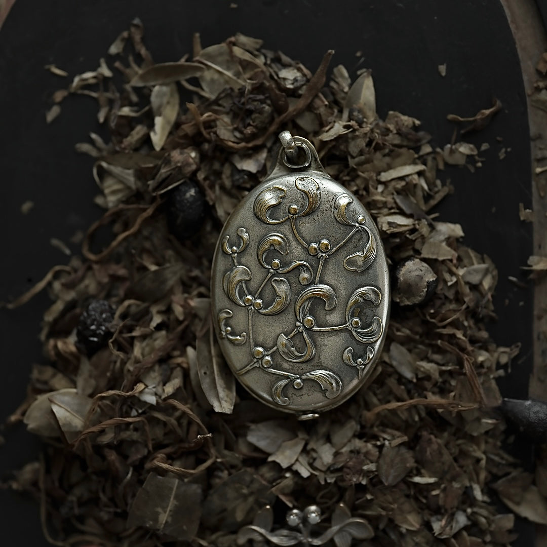 C.1890-1910|Art Nouveau Silver Mistletoe Mirror Locket Pendant