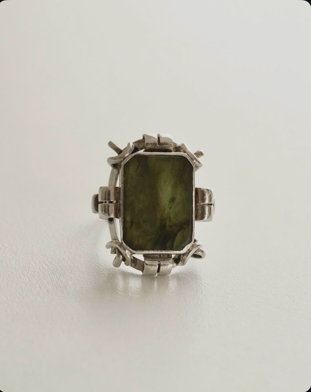 Art Nouveau / Art Deco Transitional design Green Jasper et Silver Ring
