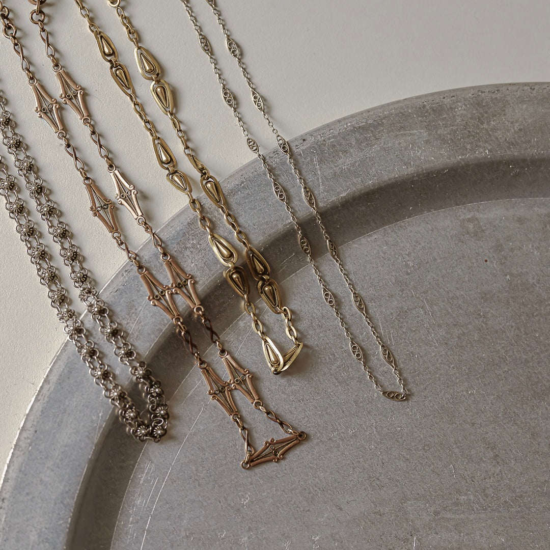 C.1900-1915|Filigree Petit Leaf Motif Silver Chain