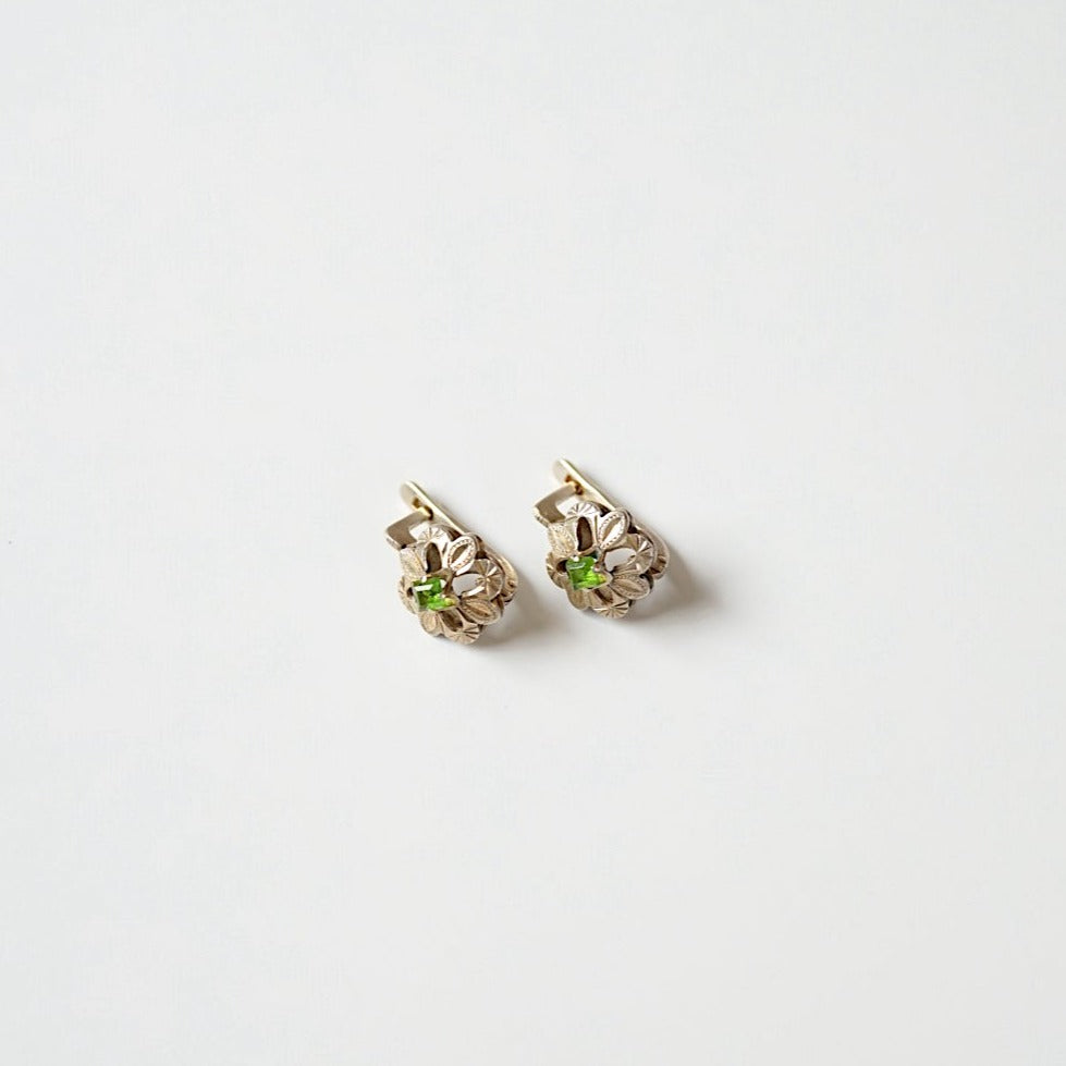 PERIDOT FLOWER EARRING<br>ペリドット・フラワー・ピアス