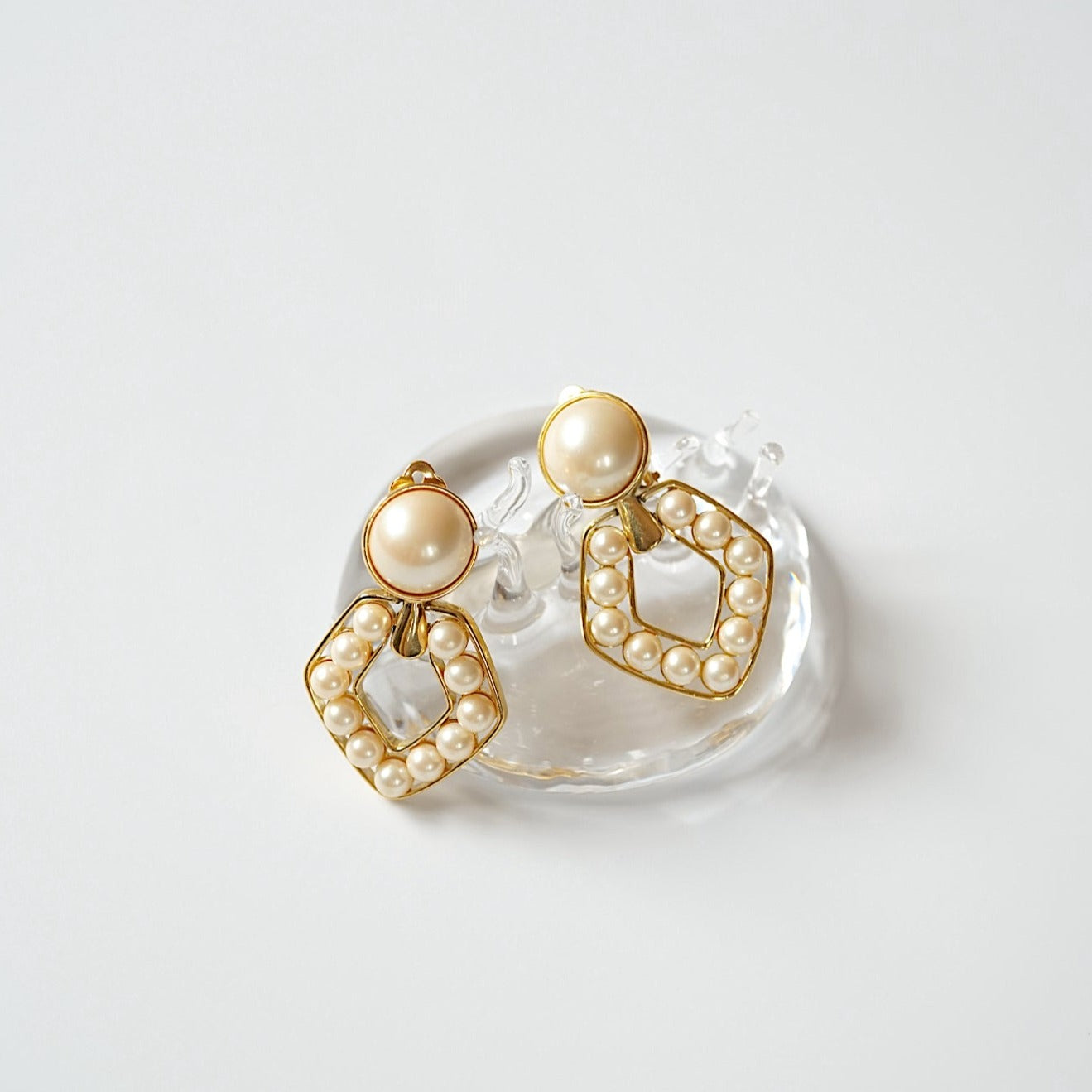 TRIFARI BIG PEARL EARRING<br>トリファリ・ビッグ・パール・イヤリング