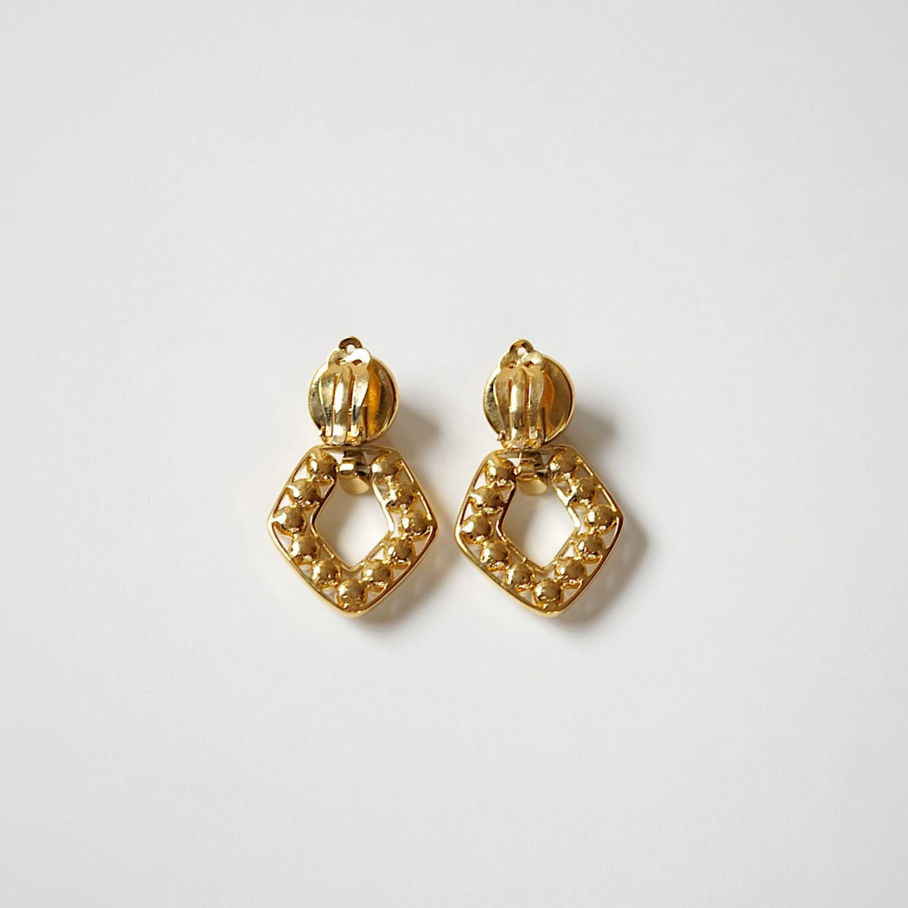 TRIFARI BIG PEARL EARRING<br>トリファリ・ビッグ・パール・イヤリング