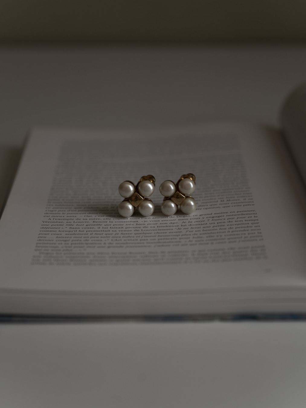 C.1950 Vintage Quad Clover Faux Pearl Clip‑On Earrings