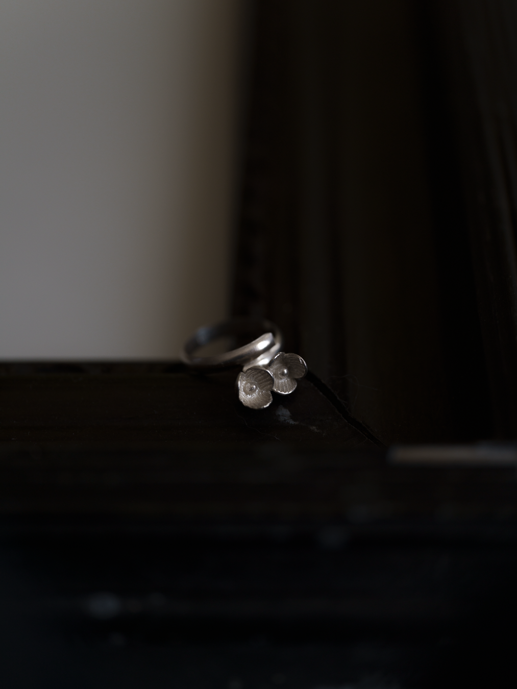 C.1950-|Silver Floral Double Cup Ring
