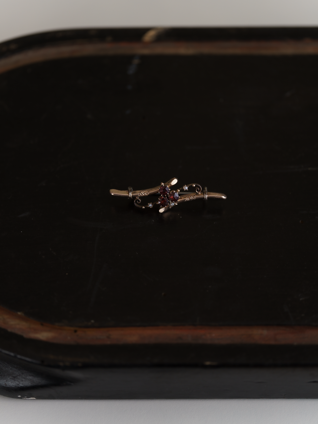 C.1900 Gold‑Plated Bar Brooch with Garnet Clover and Seed Pearls