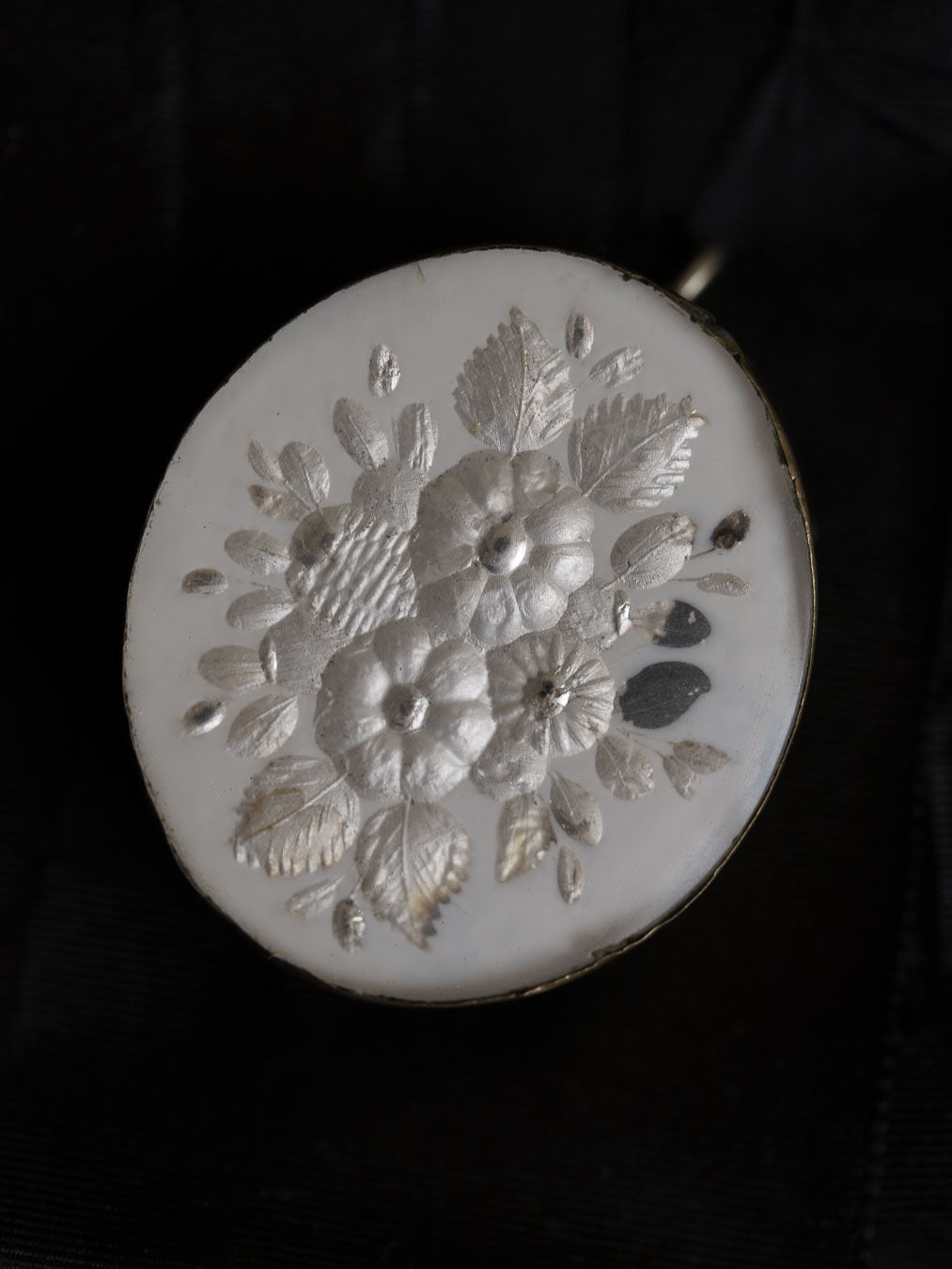 C.1880-1910|Reverse Glass Pendant Top, White Bouquet Motif