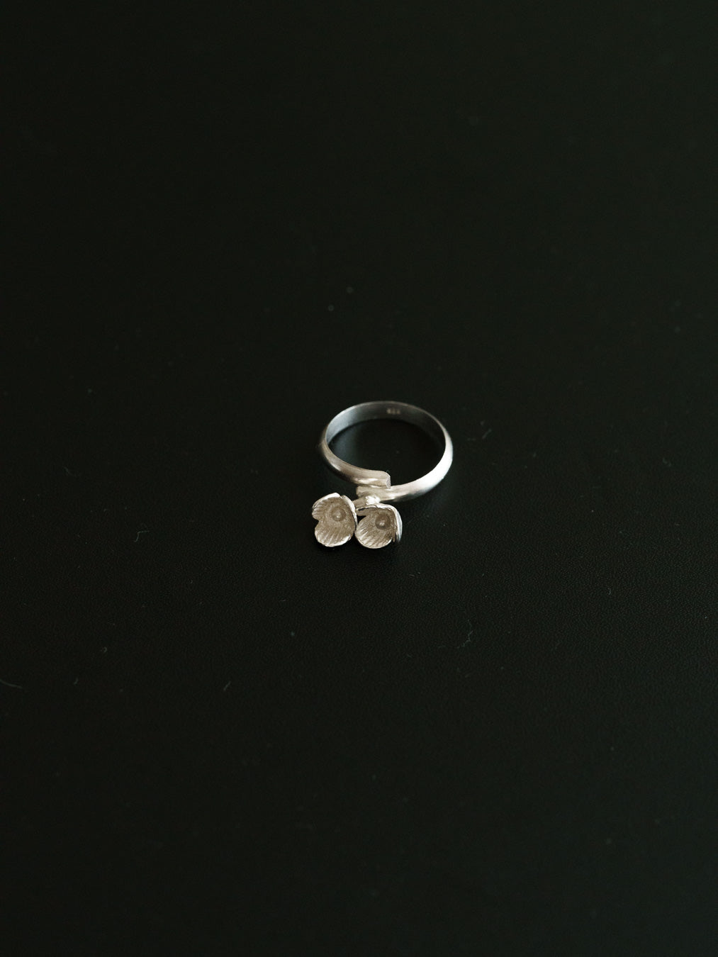 C.1950-|Silver Floral Double Cup Ring