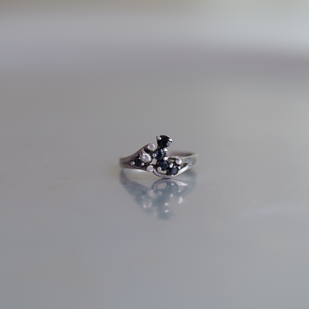 C.1950-1970|Midnight Blue Sapphire Cluster Silver Ring