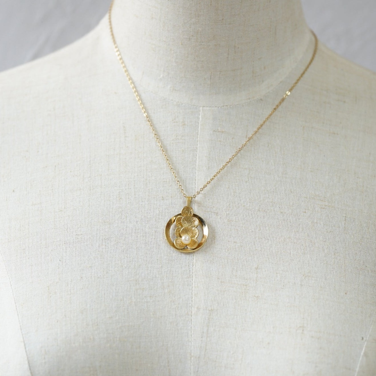 FLOWER & PEARL 14ct GOLD NECKLACE<br>フラワーパール・ゴールド・ネックレス