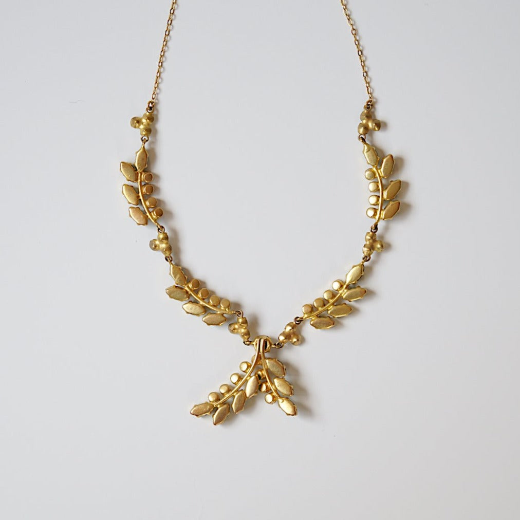 OLIVE LEAF GLASS NECKLACE<br>オリーブリーフ・グラス・ネックレス