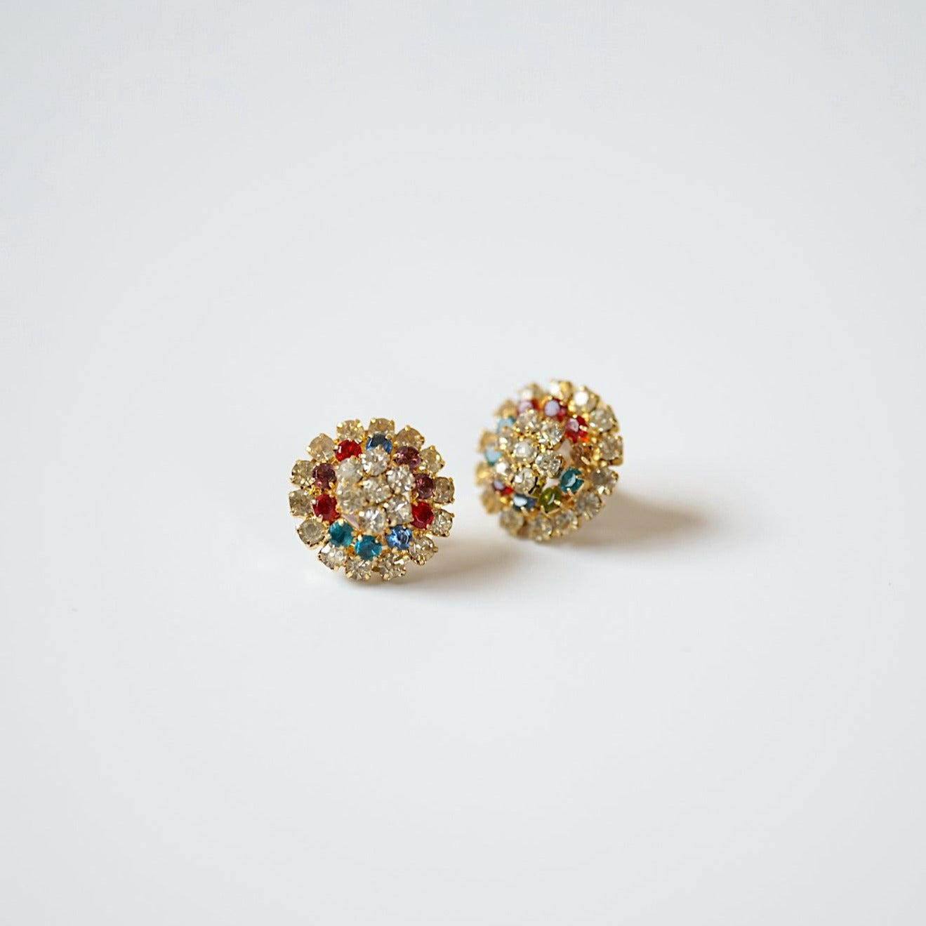 MULTI COLOR CRYSTAL EARRING<br>マルチカラー・クリスタル・ピアス