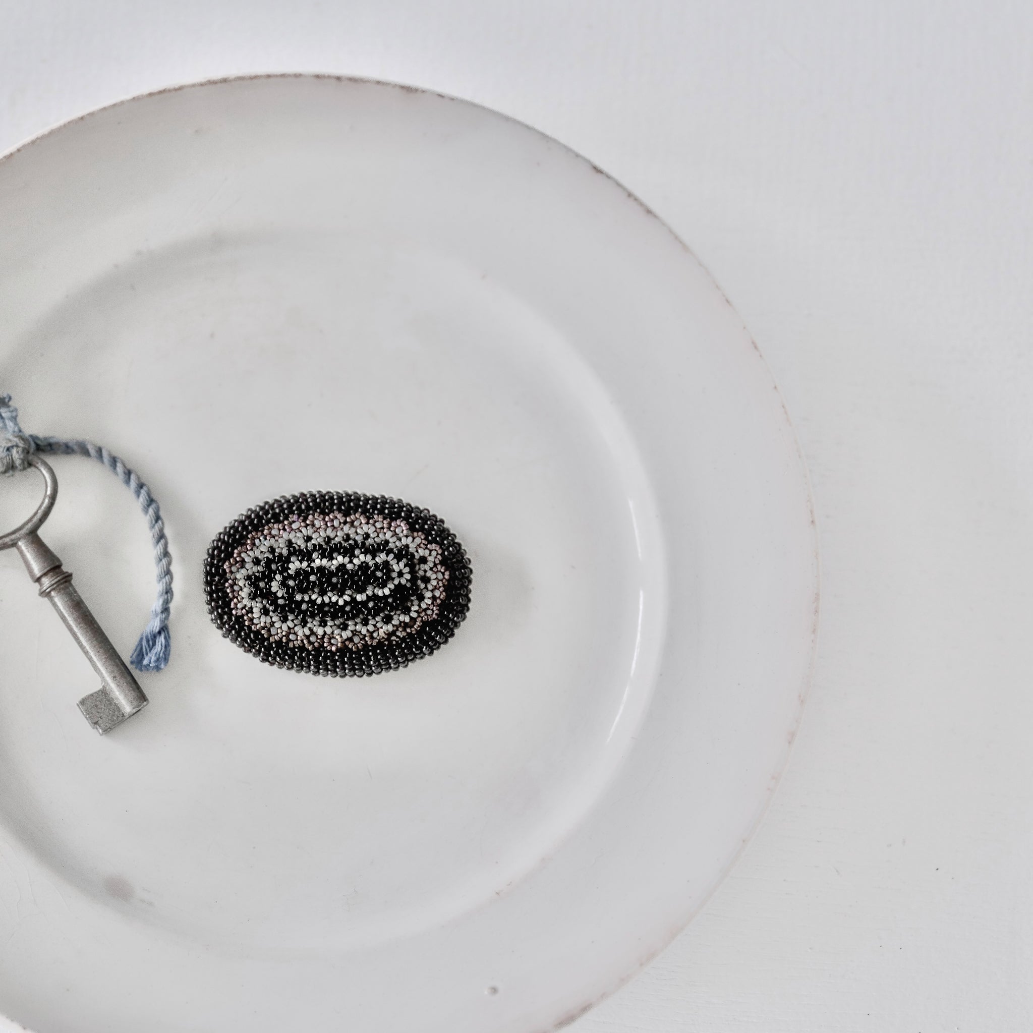 BROOCH
