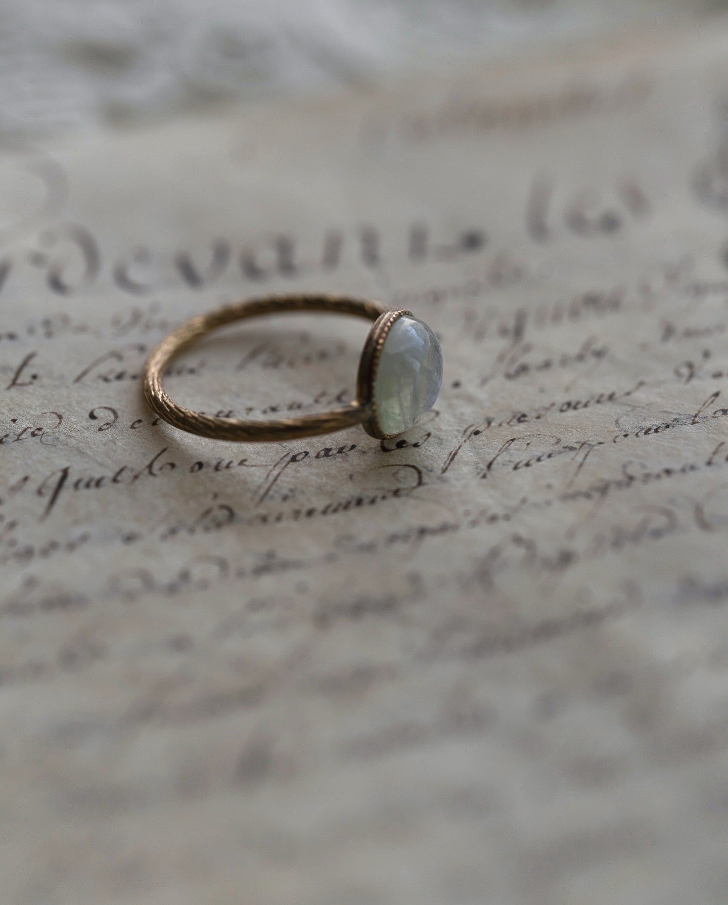 C.1960 Blue Moon Stone Ring / Pierre de Lune