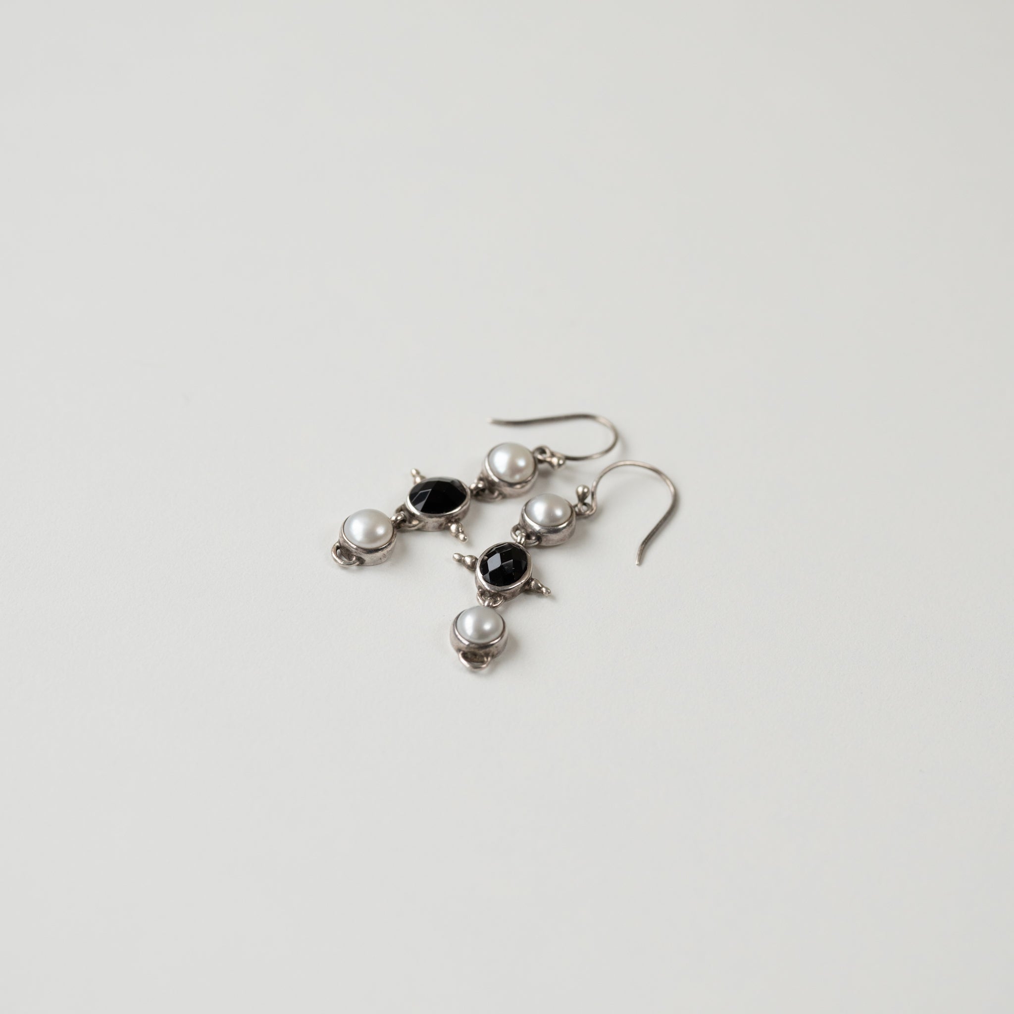 パール&オニキス シルバー ピアス