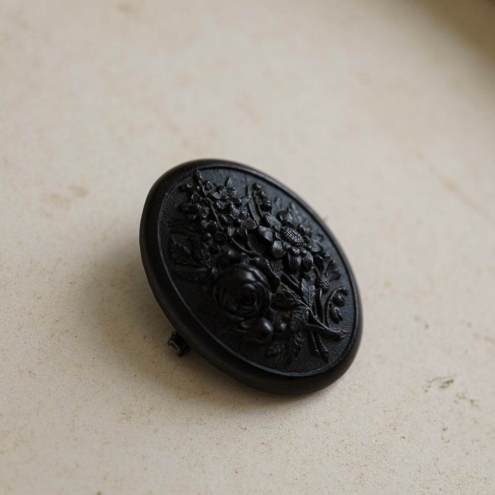 C.1920｜French Bouquet Black Wood Oval Brooch