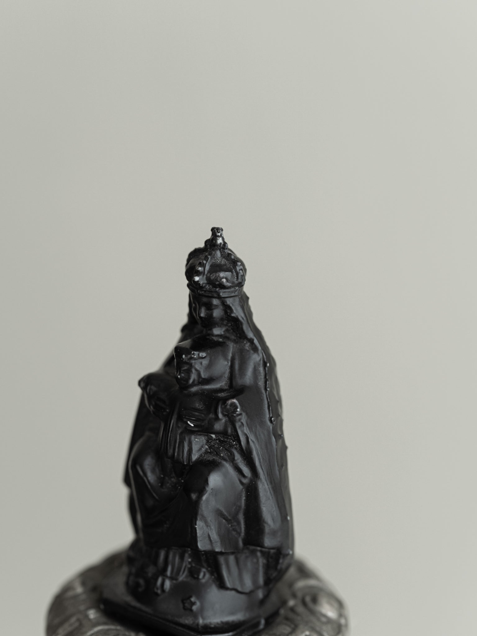 C.1920-1940 "黒衣の聖母子"の像　Vierge Noire