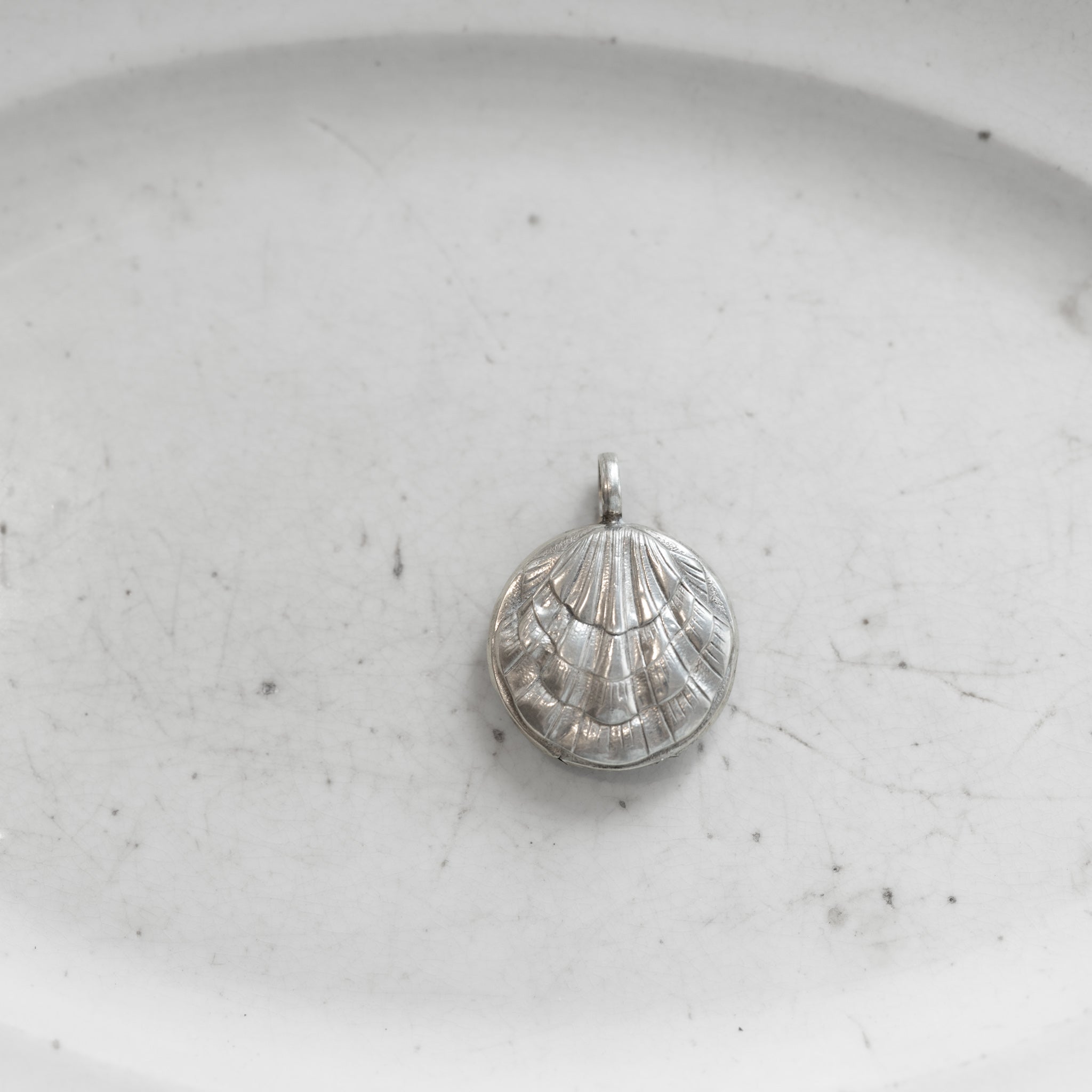 Shell Rattle Silver Pendant｜C.1900 - 1920