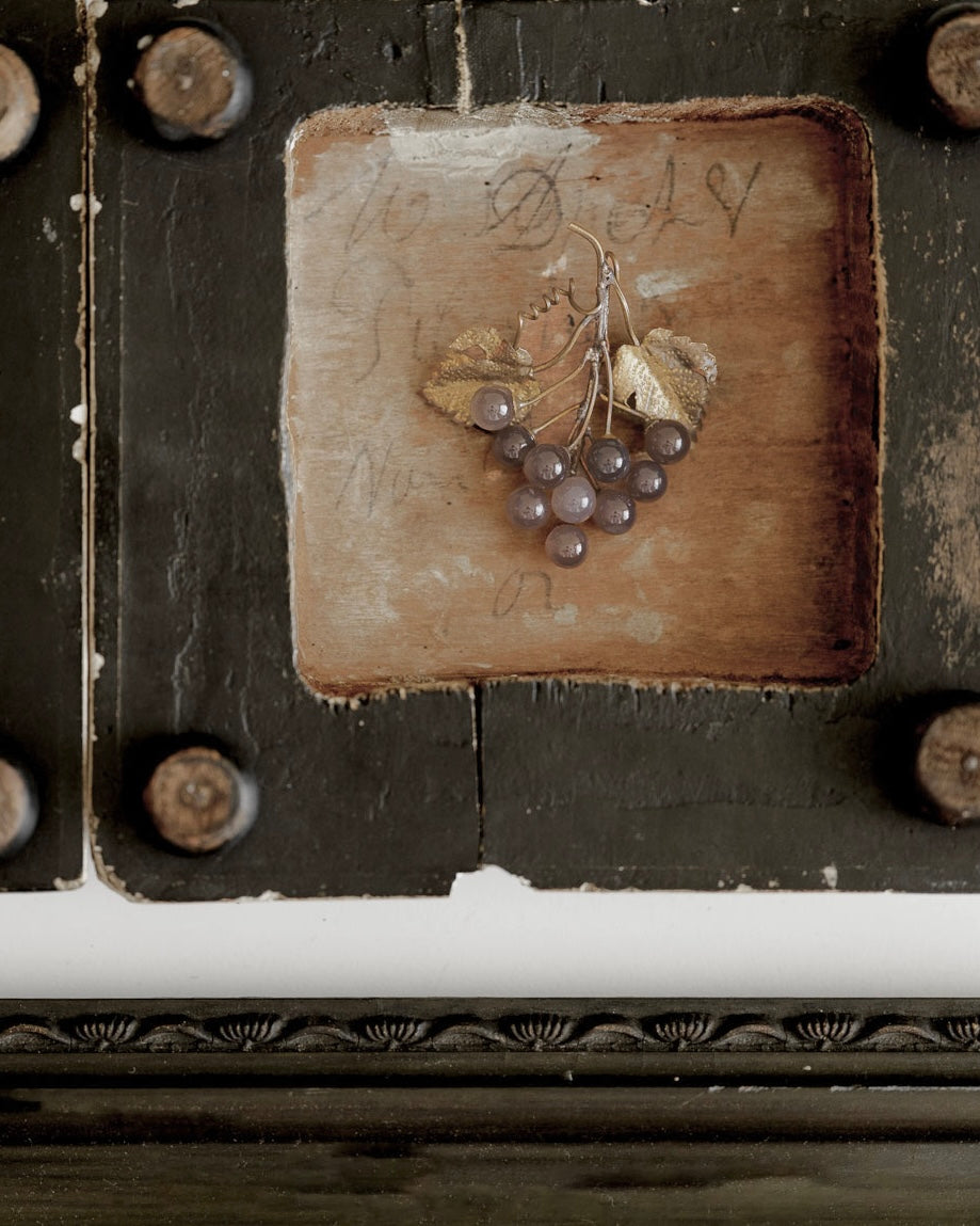 C.1930-｜Greyish Grape Glass Brooch
