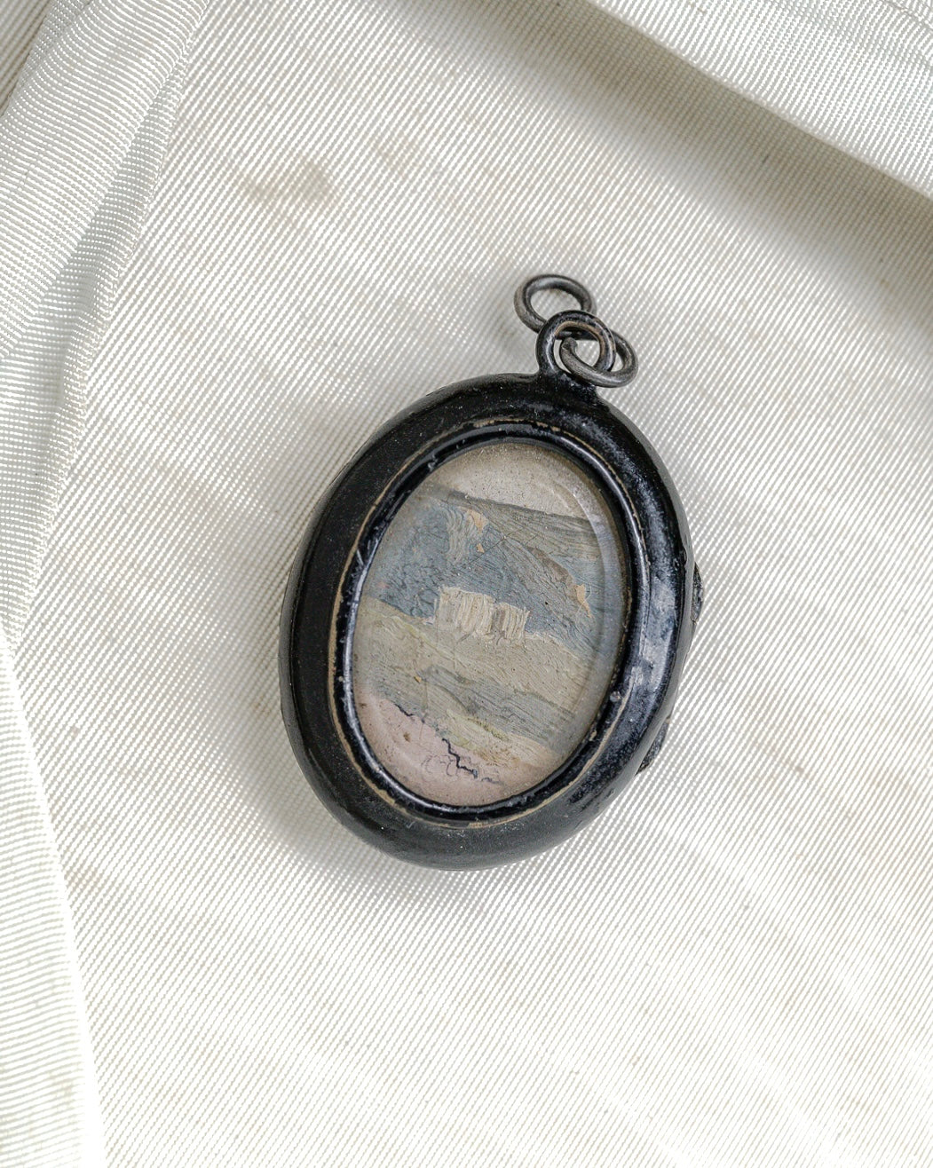 C.1900｜Château Miniature Pendant Rocket