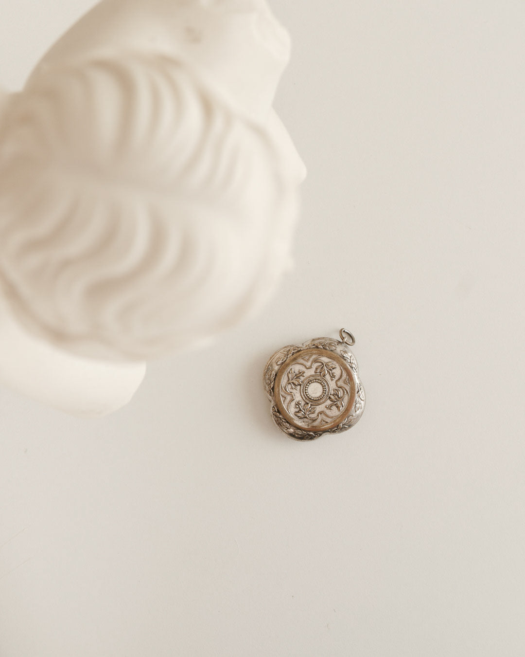C.1900 | Four-Leaf Clover & Mistletoe Locket Pendant Case