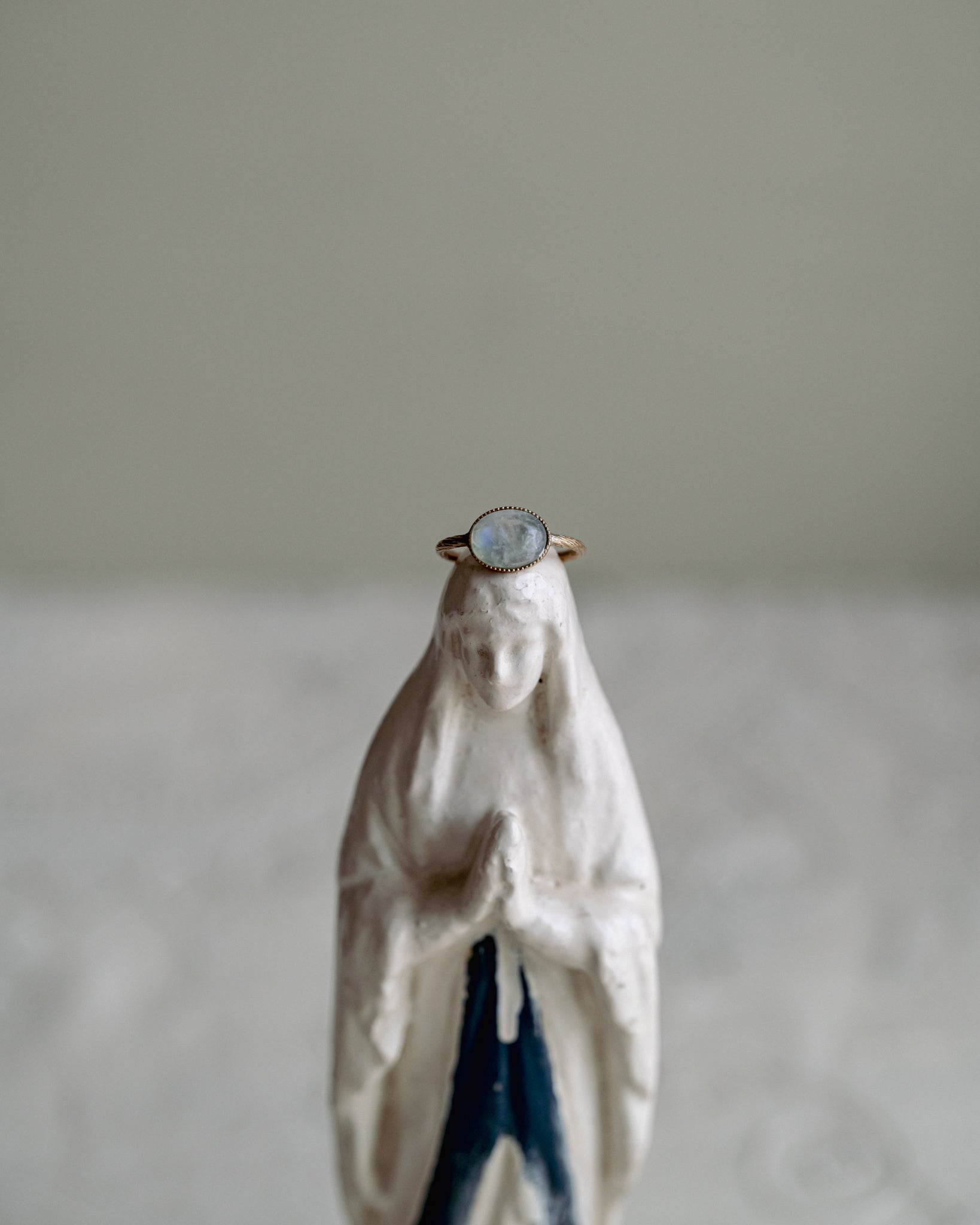C.1960 Blue Moon Stone Ring / Pierre de Lune