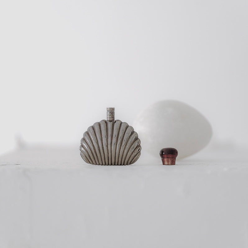 C.1930-1950 ｜ Shell Motif Perfume Bottle