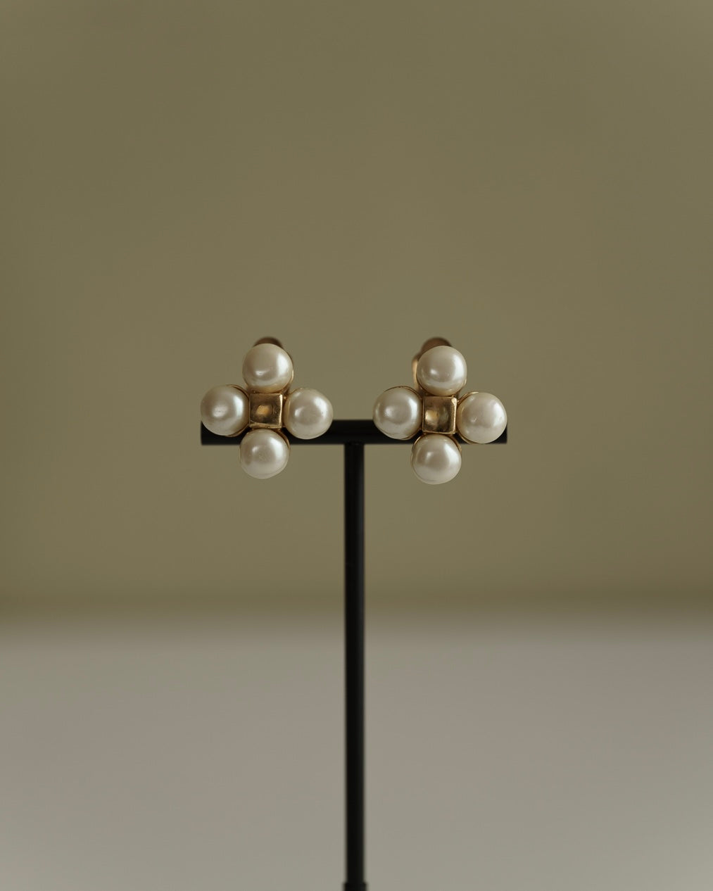 C.1950 Vintage Quad Clover Faux Pearl Clip‑On Earrings
