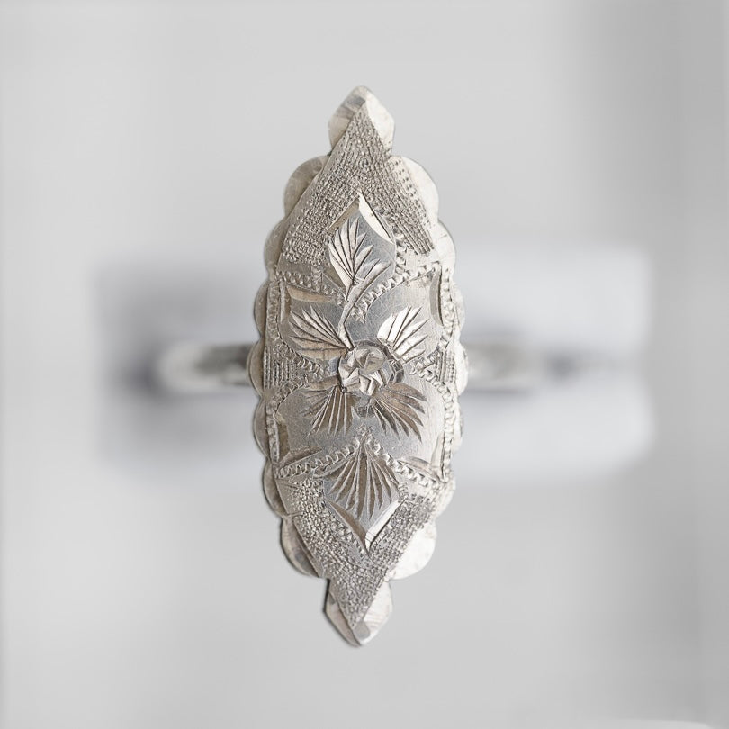 C.1920-1940 ｜ Quiet Bloom Marquise Ring