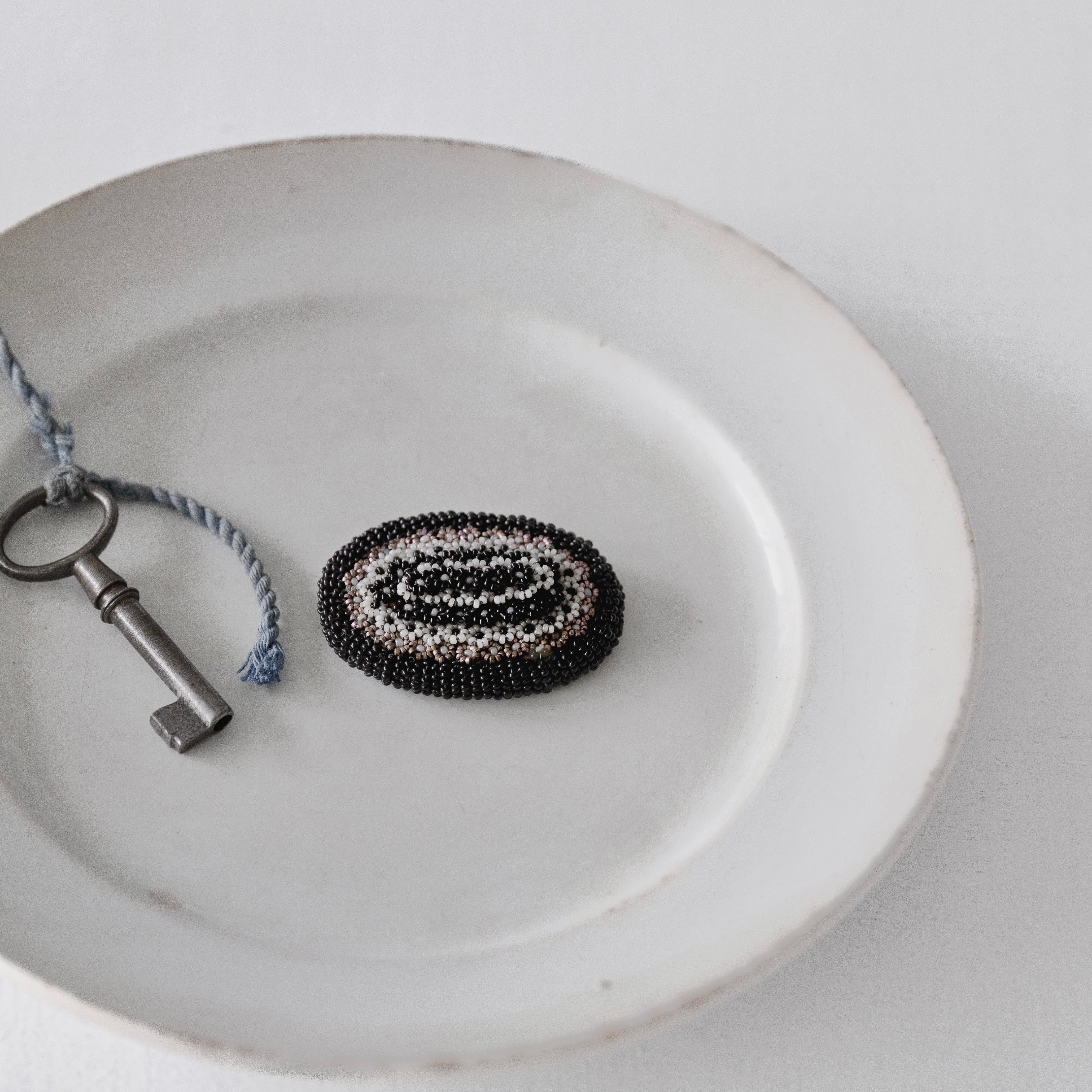 BROOCH