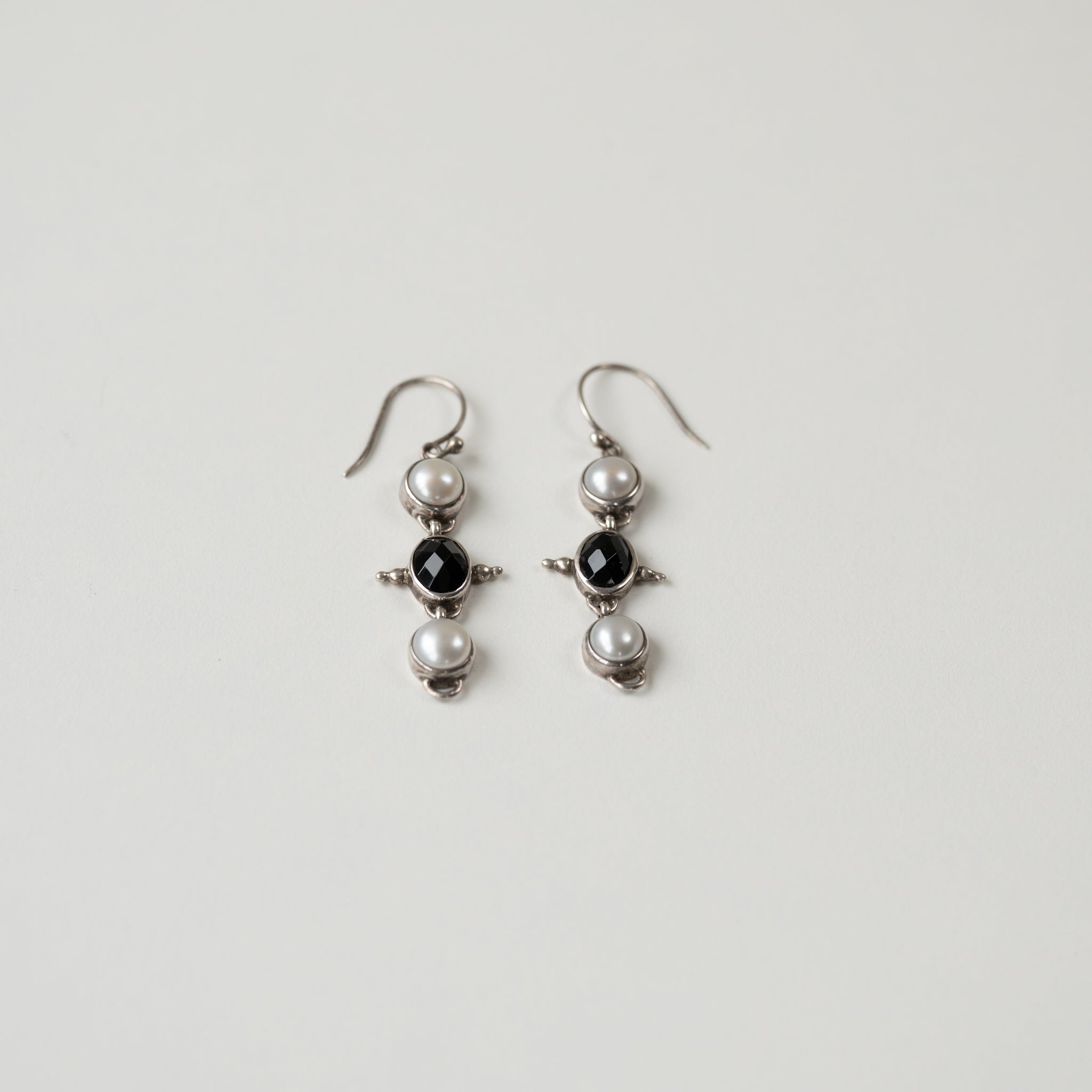 パール&オニキス シルバー ピアス