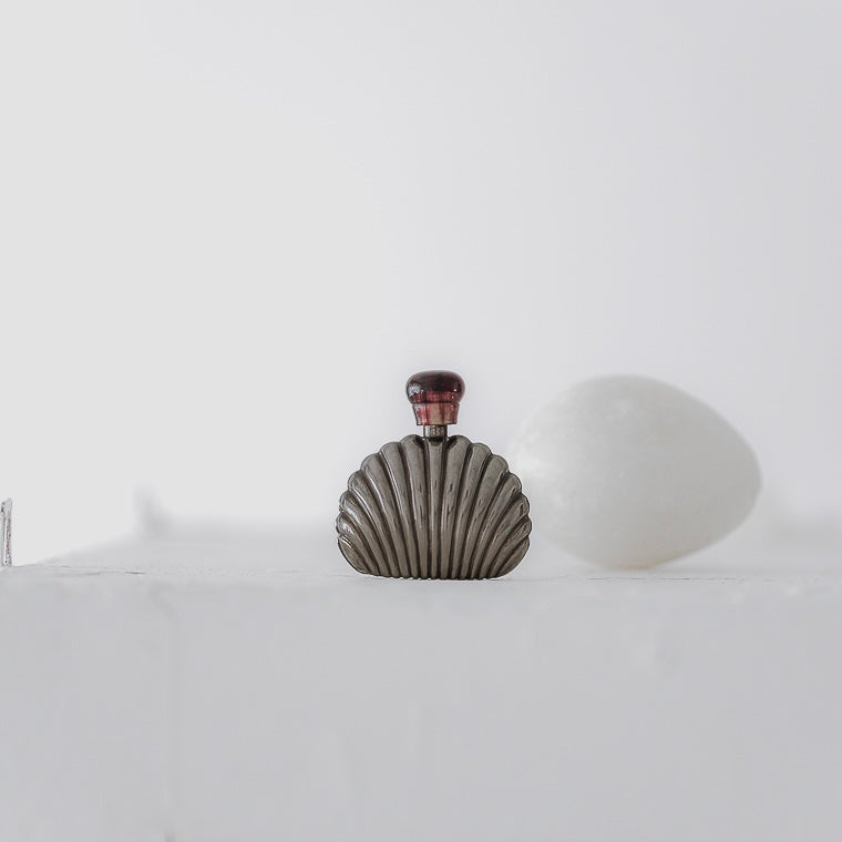 C.1930-1950 ｜ Shell Motif Perfume Bottle