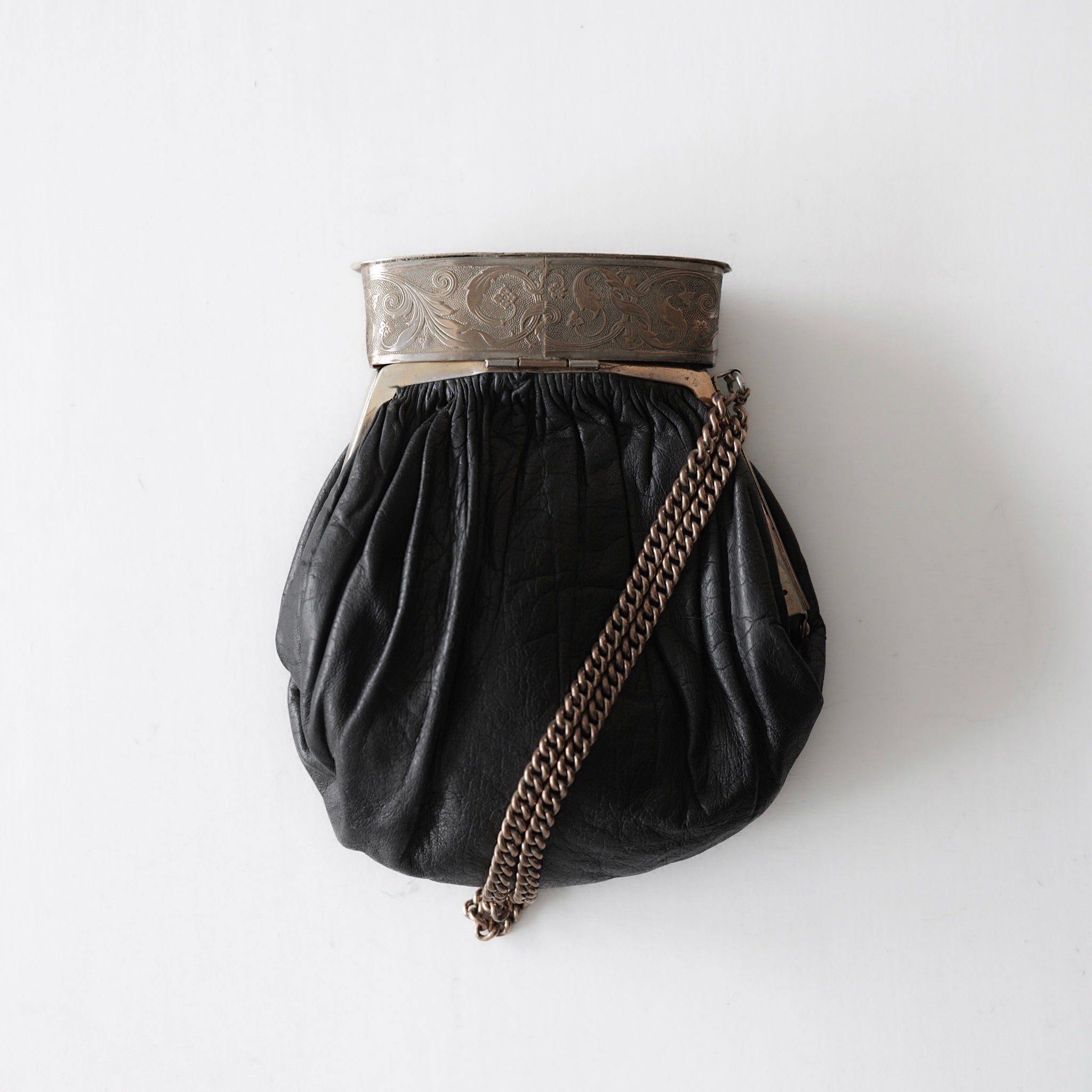 C.1920-1940｜Black Chain Bag with Floral Metal Frame