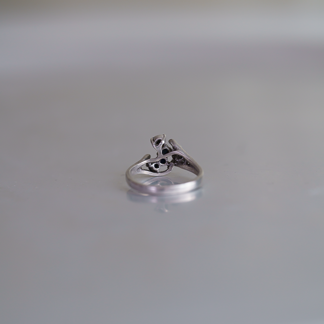 C.1950-1970｜Midnight Blue Sapphire Cluster Silver Ring