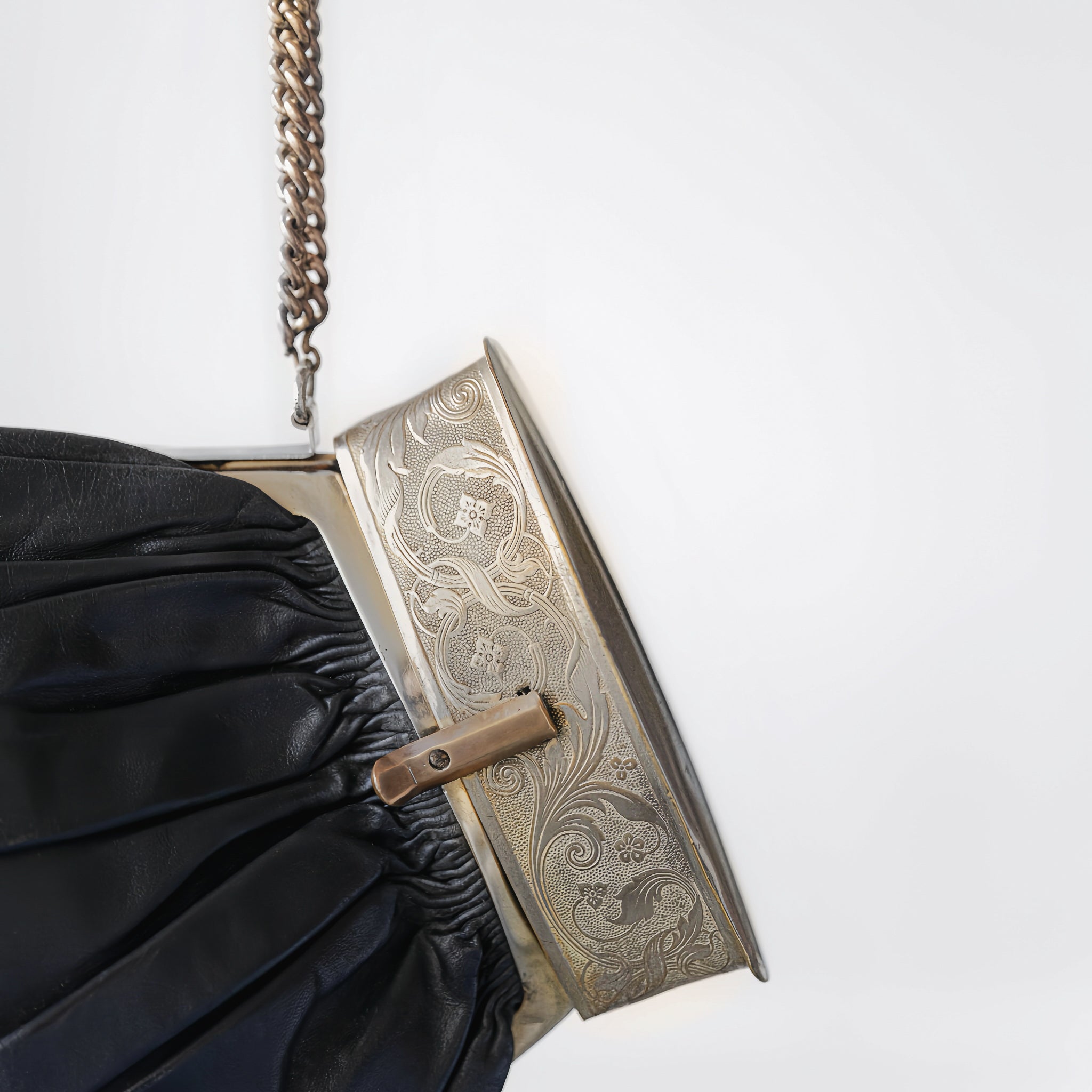 C.1920-1940｜Black Chain Bag with Floral Metal Frame