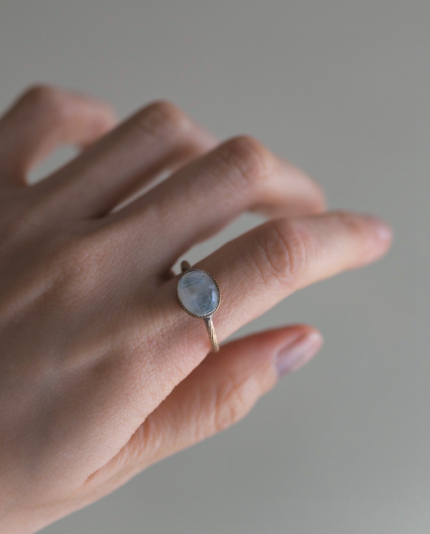 C.1960 Blue Moon Stone Ring / Pierre de Lune