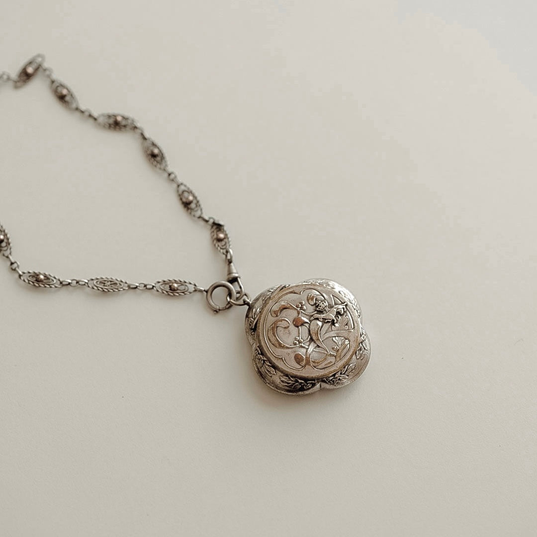 C.1900｜Four-Leaf Clover & Mistletoe Locket Pendant Case