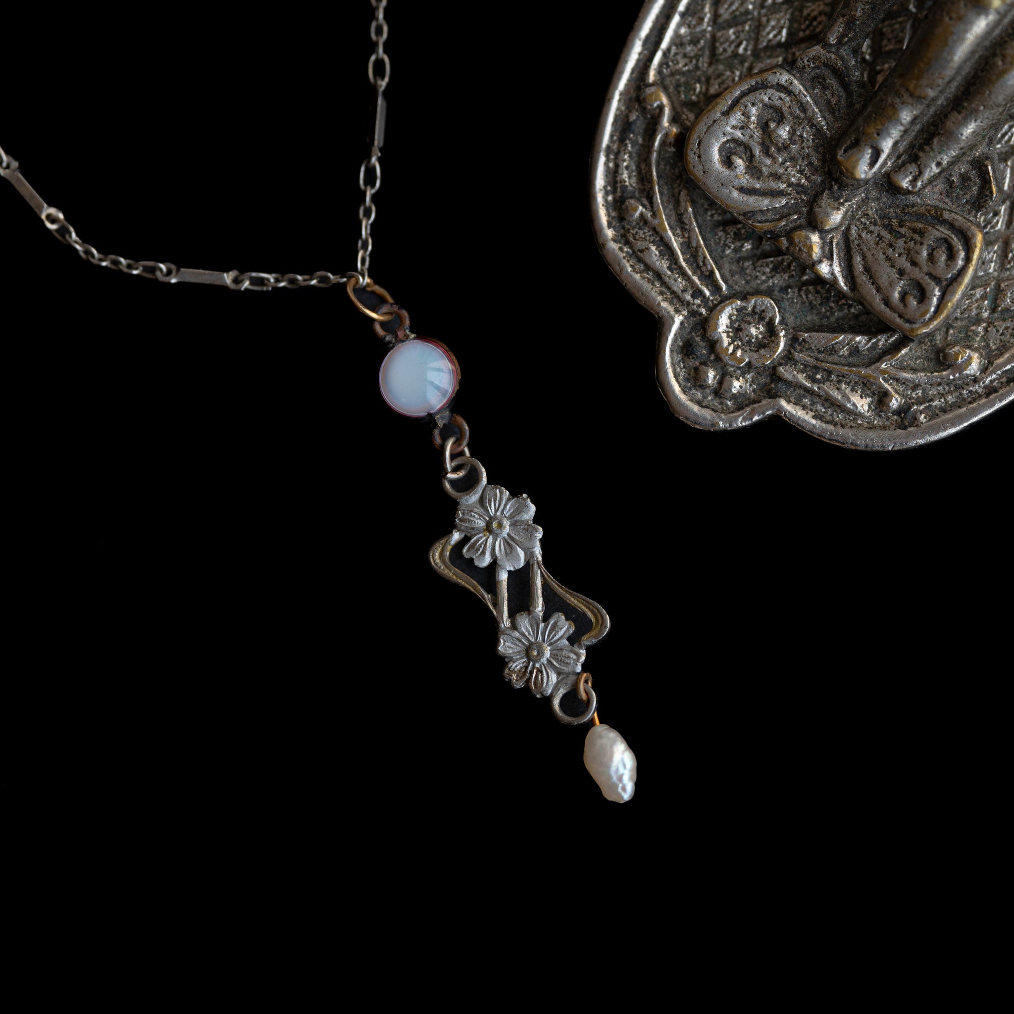 Opal Glass et Water Pearl Flower Necklace
