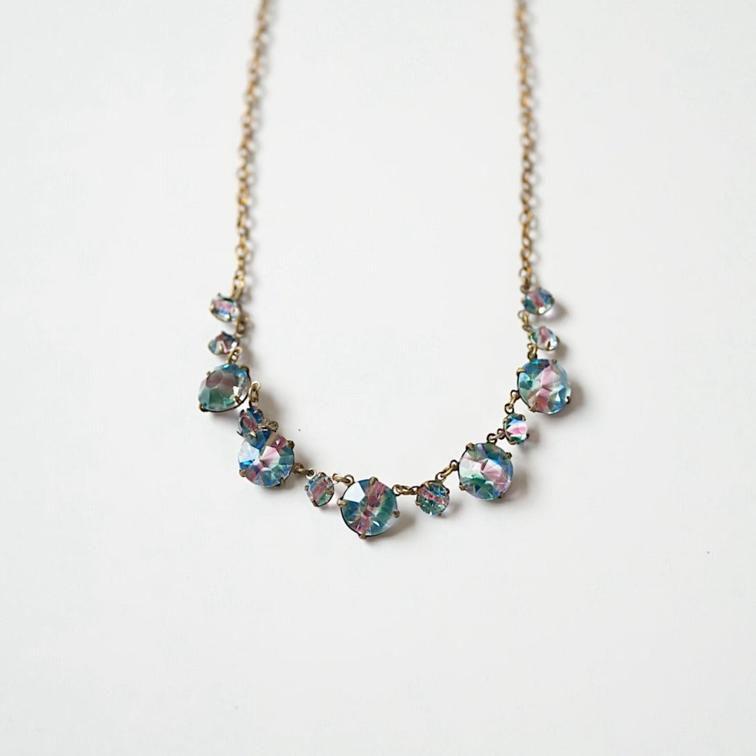 IRIS GLASS NECKLACE<br>アイリス・グラス・ネックレス