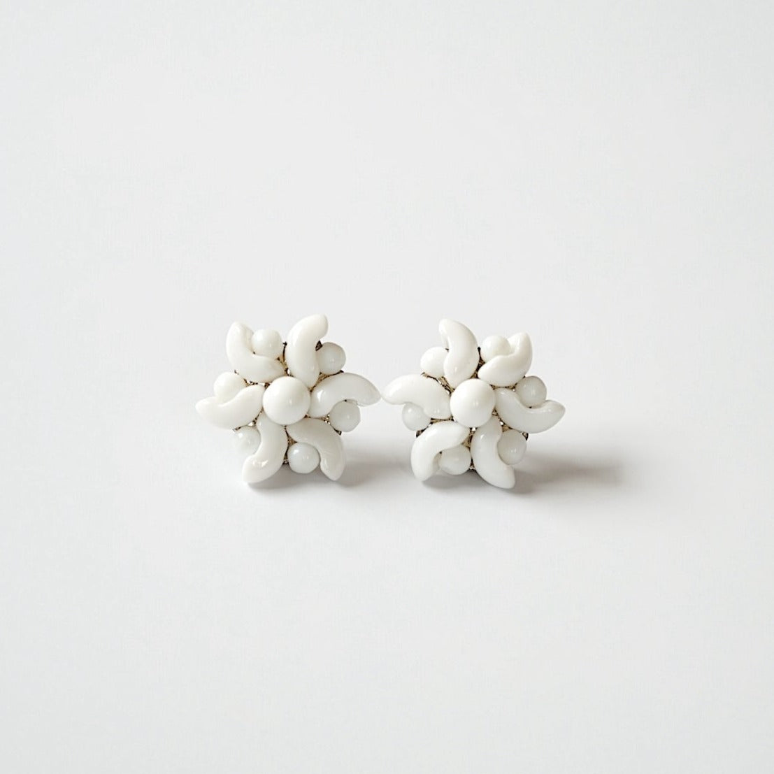 MIRIAM HASKELL WHITE AMARYLLIS EARRING<br>ミリアム・ハスケル<br>ホワイトアマリリス・イヤリング