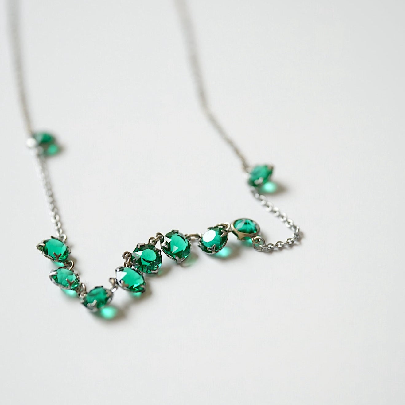 Petit 8 Green Art Deco Glass  Necklace