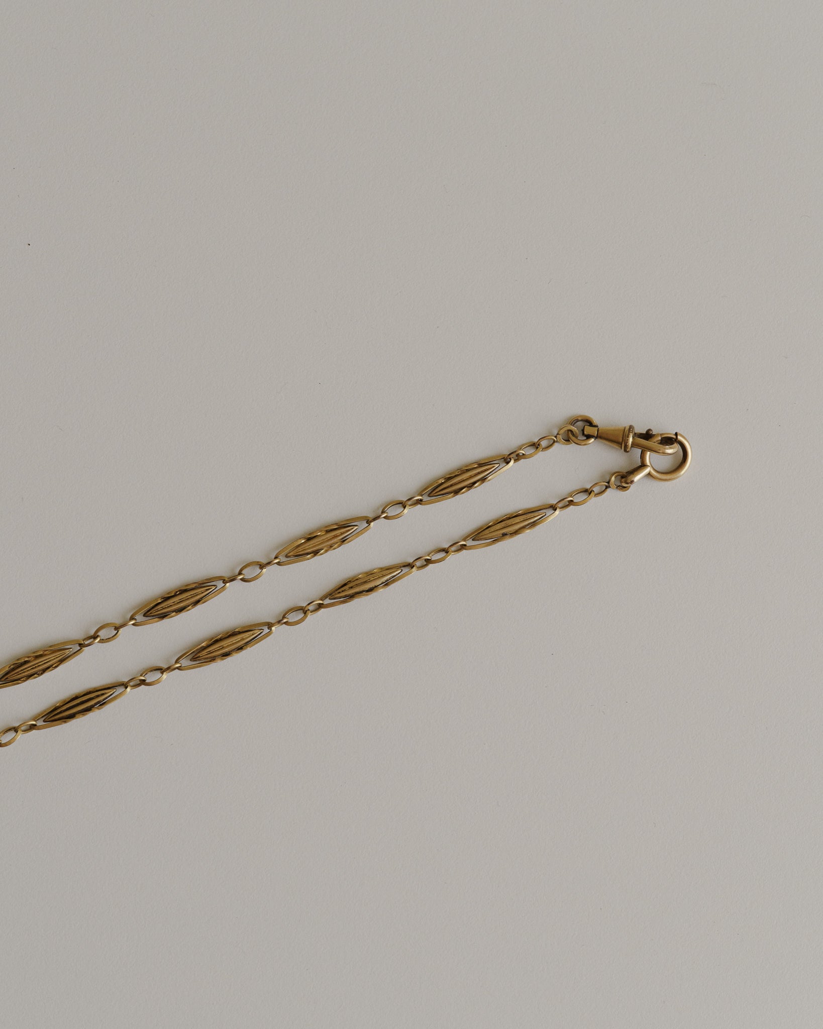 C.1910-1930｜リーフモチーフ ナヴェット チェーン
