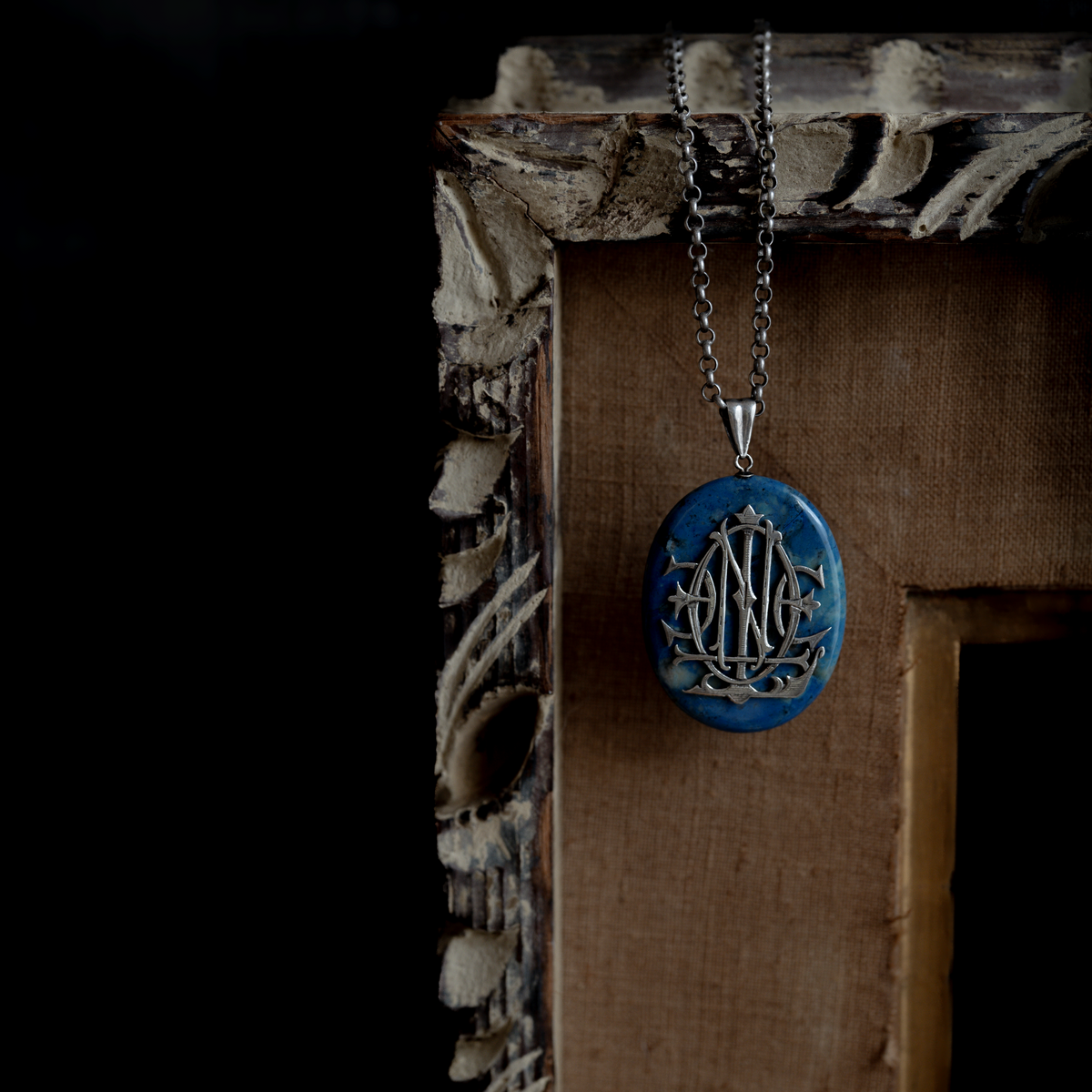 ニュースカルマーブルペンダント w/スカル/アメリカンフラッグ C.1900 Blue Marble Stone Silver Monogram Necklace